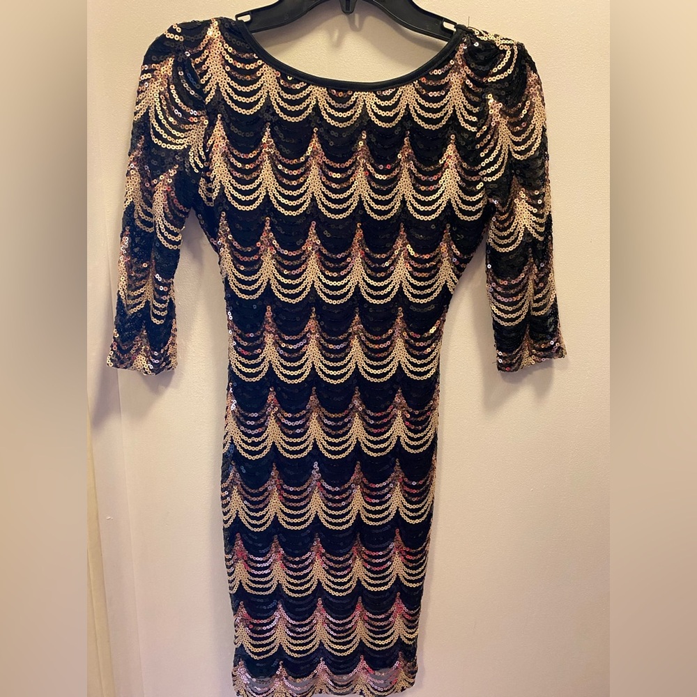 Sequin gold and black dress with sleeves